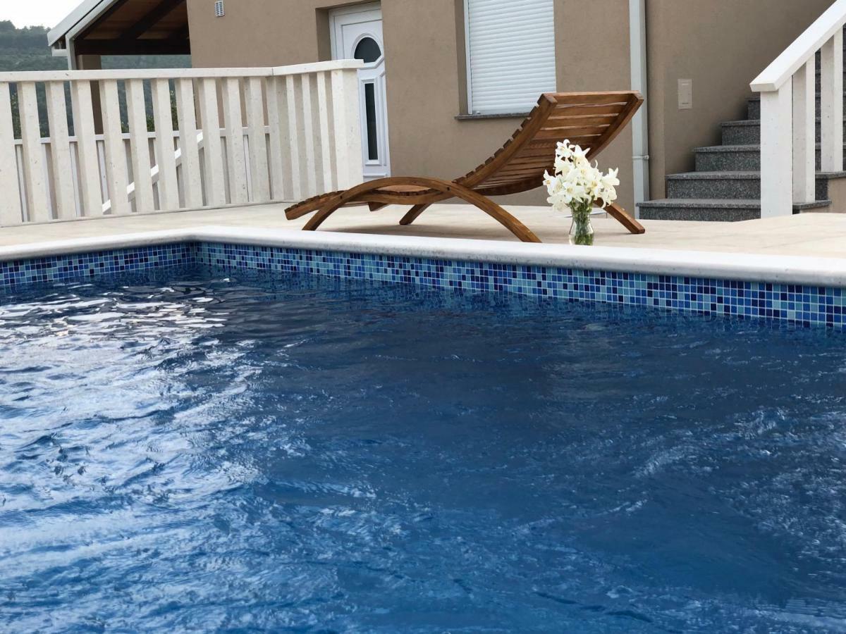 Paradise Brbinj المظهر الخارجي الصورة