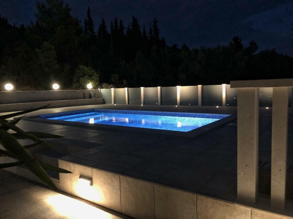 Paradise Brbinj المظهر الخارجي الصورة