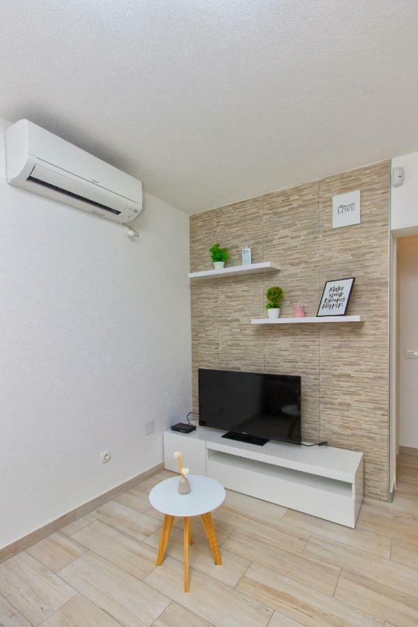 Paradise Brbinj المظهر الخارجي الصورة